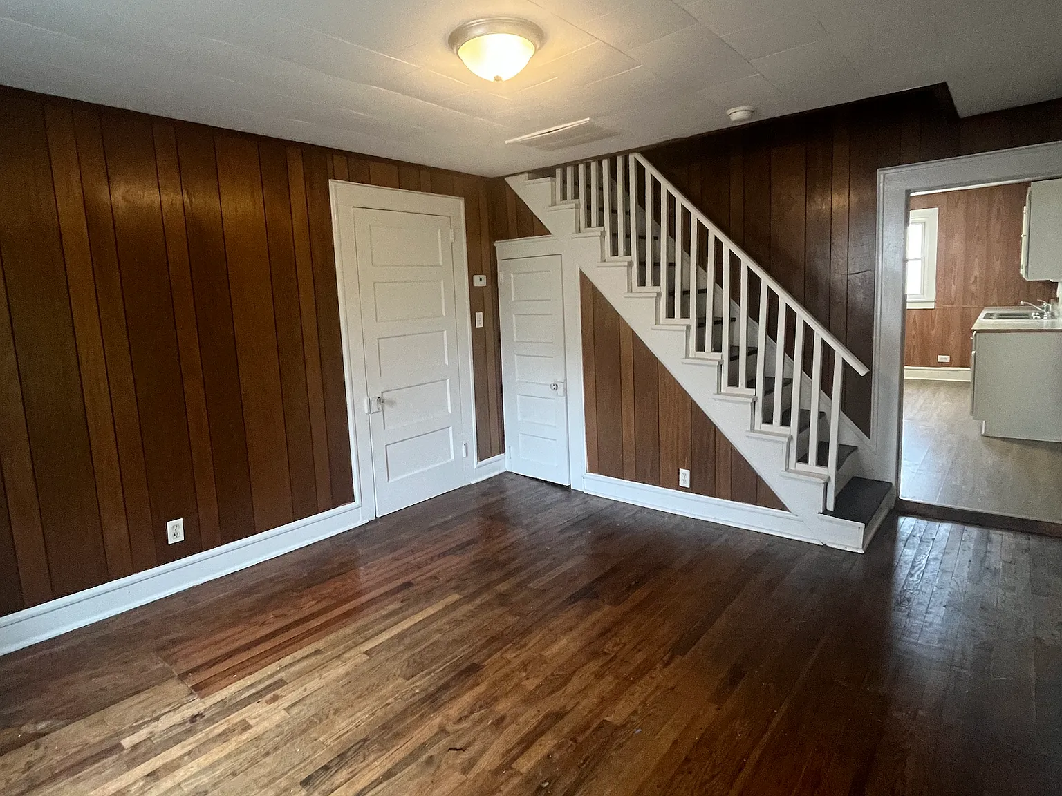 4 bed, 968 sqft, $900 — Photo 3