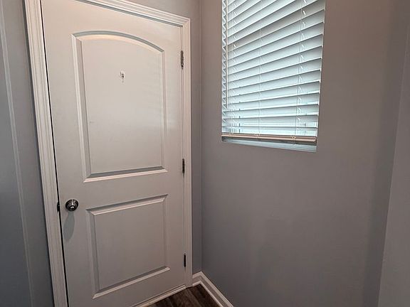 4th image of 1648 Munstead Pl