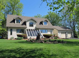910 E Apple Creek Rd, Appleton, WI 54913