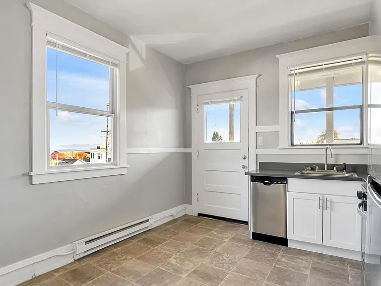 920 S 9th St — Photo 4