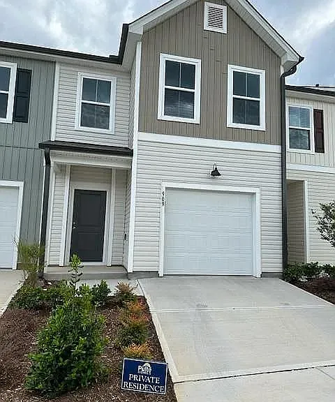 909 Falls Grove Trl — Photo 2
