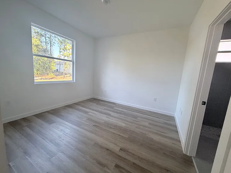 2425-2427 Nobel Ave S — Photo 7