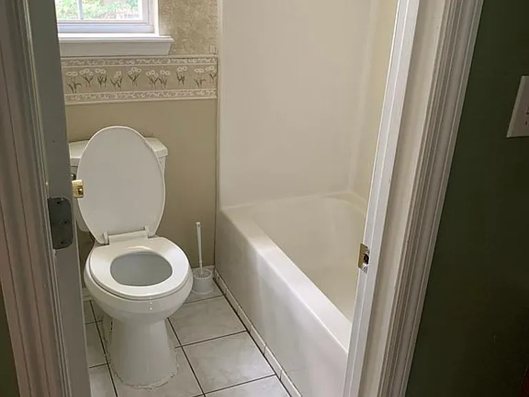 1739 Largo Cir — Photo 11
