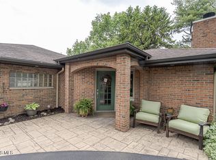 1420 Old Trail Rd, Maumee, OH 43537