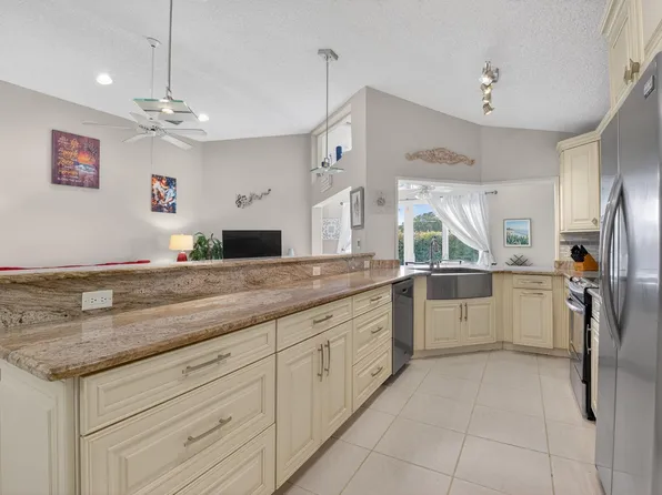 6165 Bay Isles Drive, Boynton Beach, FL 33437