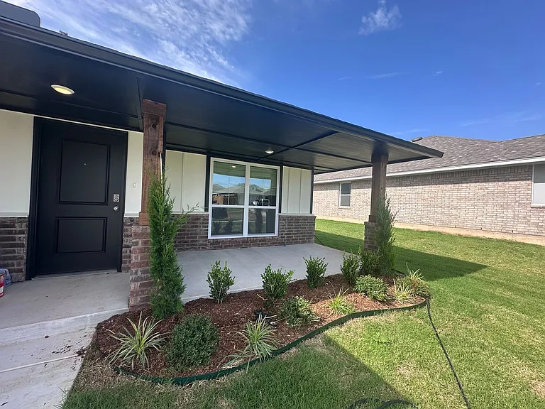 4008 Caraway Ln — Photo 2