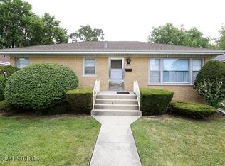 9227 New England Ave, Morton Grove, IL 60053