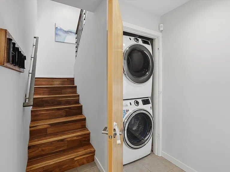 3655 Francis Ave N — Photo 26