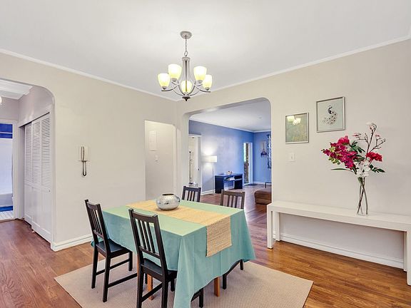 3rd image of 1615 Avenue I APT 222