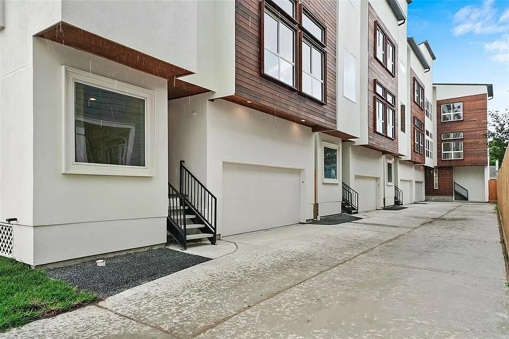 3 bed, 3.5 bath, 2981 sqft, $3,500 — Photo 2