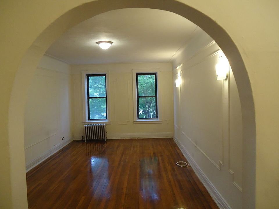 1st image of 32-16 Crescent St #2K