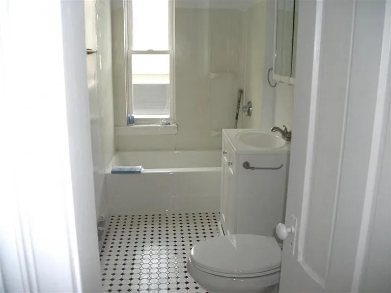 7 Albert St #3 — Photo 6