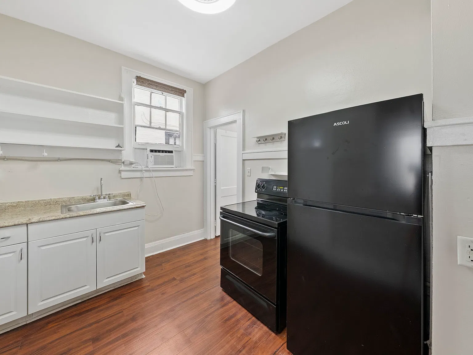 1 bed, 437 sqft, $1,400 — Photo 3