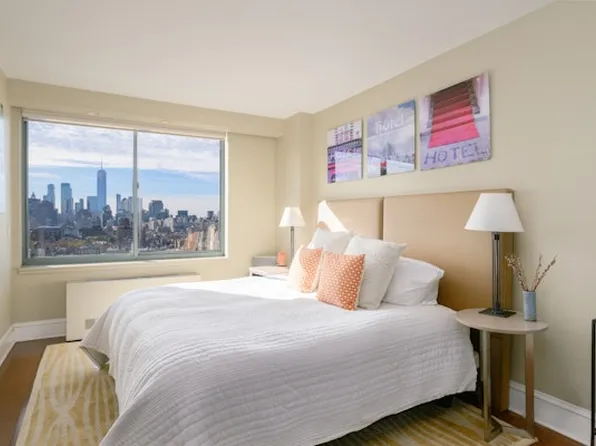 22 West 15th Street image 6 of 14