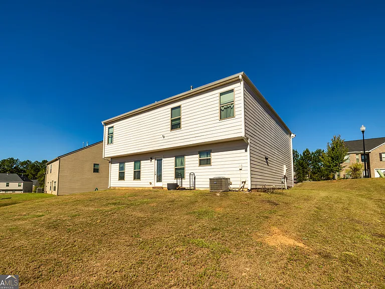 111 Tudor Way — Photo 34