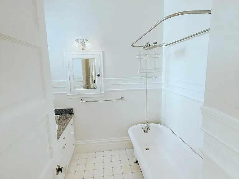 363 6th Ave — Photo 30