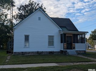 405 S State St, Christopher, IL 62822