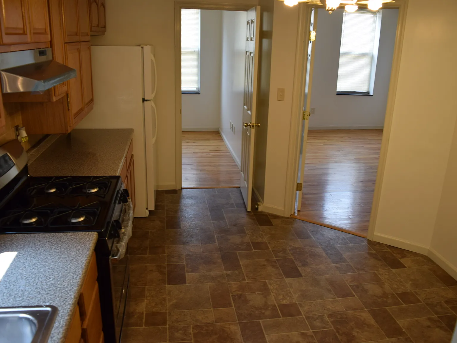 Recently renovated 2rm Apartment — Photo 2