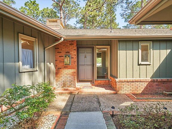 22 Bogie - front entrance