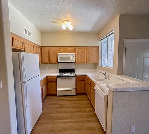 3rd image of 7701 Himalayas Ave Unit 101