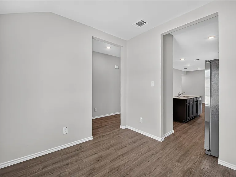 3317 Catamount Dr — Photo 9