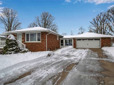 1272 96th St, Niagara Falls, NY, 14304