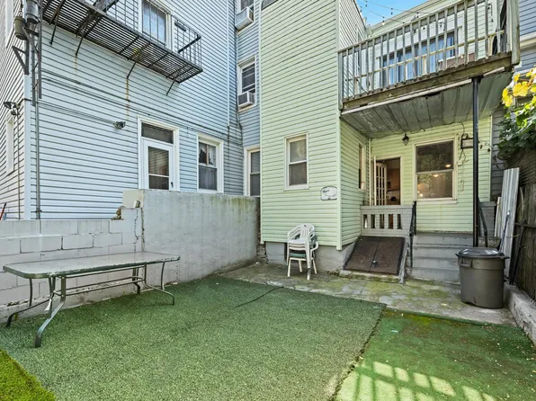 44 Court House Place image 4 of 18