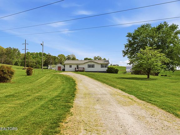 3rd image of 133 Crescent Ln