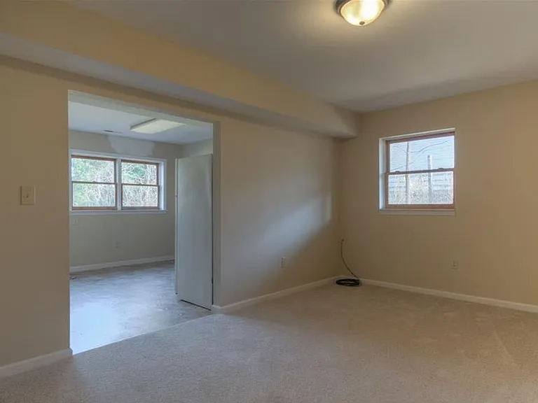 550 Colhoun St NE — Photo 15