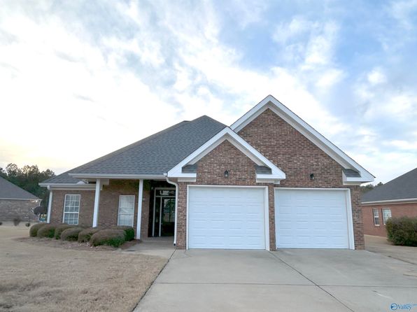2440 Bluff Haven Ln, Hokes Bluff, AL 35903