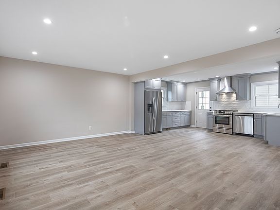 4th image of 10 Grace St #10