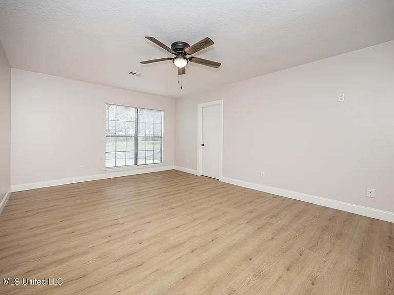106 Booth Cir — Photo 20