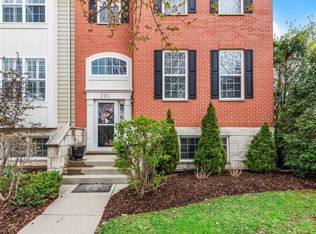 290 Cassidy Ln, Elgin, IL 60124