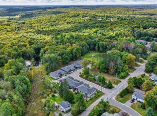 8 Ertler Ln, Huntsville, ON P1H1S7