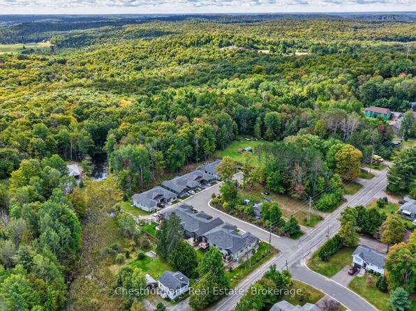 8 Ertler Ln, Huntsville, ON P1H 1S7