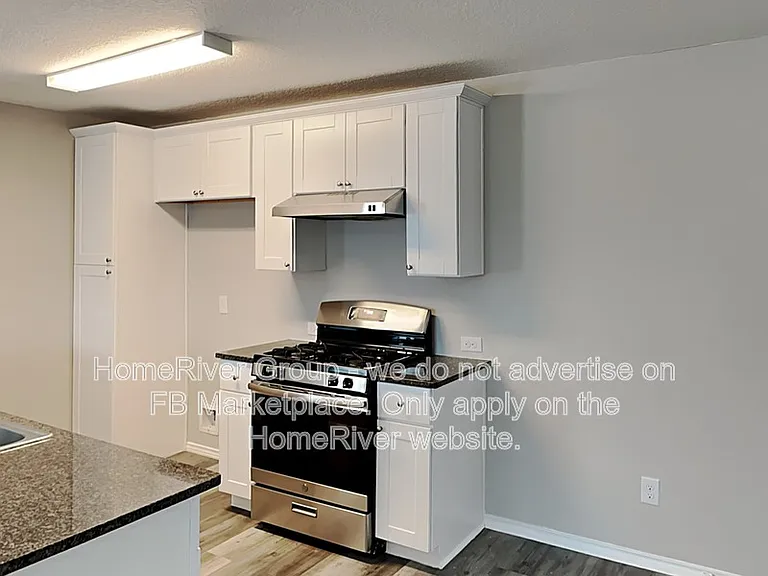 6807 Hibiscus Fls — Photo 12