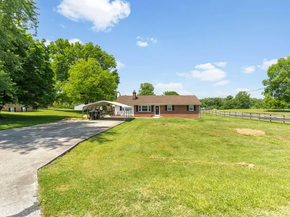 222 Camden Dr, Madison Heights, VA 24572