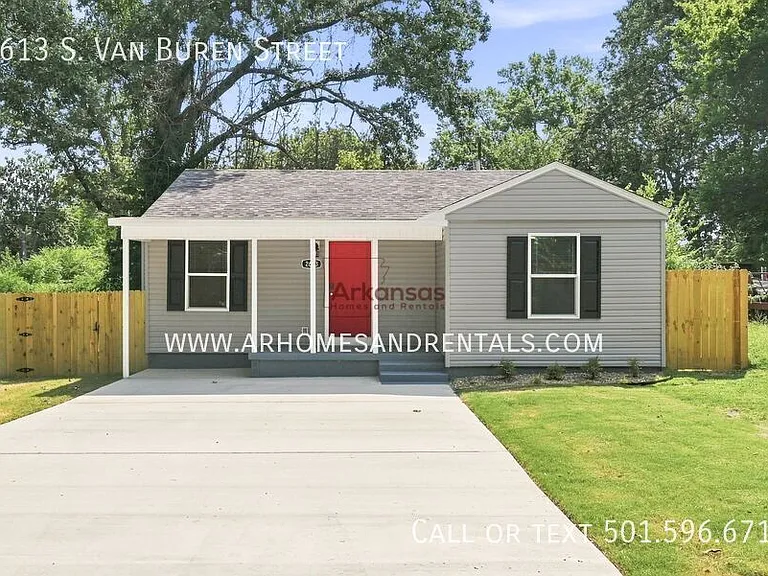 2613 S Van Buren St — Photo 1