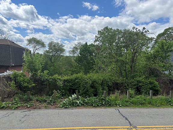 5th image of 21 Washington Avenue N