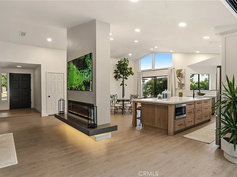 22207 Vacation Dr — Photo 2
