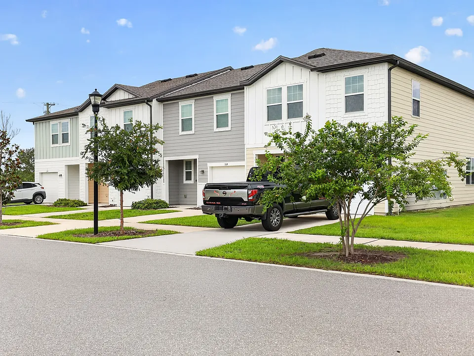 Beacon at Arbours Townhomes