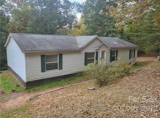 77 Kate Ln, Columbus, NC 28722