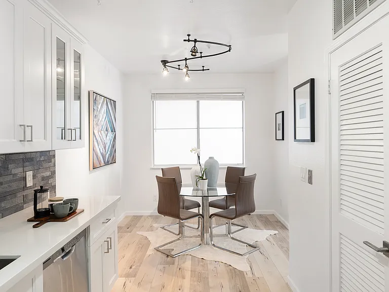 453 Cork Harbour Cir #E — Photo 21