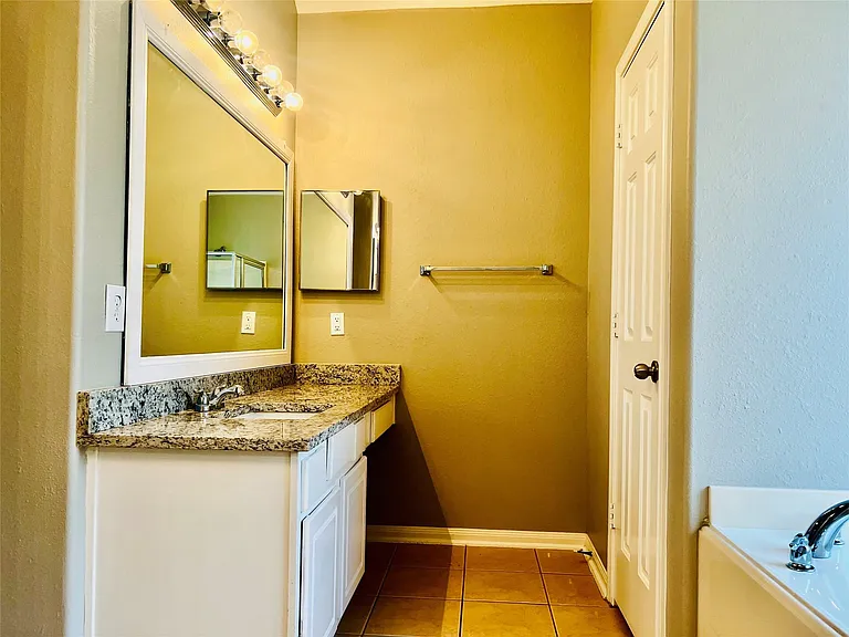 18215 Linden Forest Ln — Photo 14