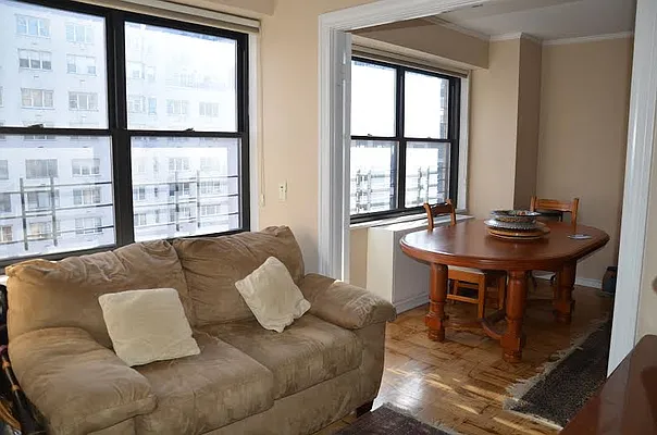 Sold by La Seven Inc. | media 23