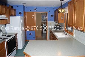 Kitchen w/Breakfast Bar
