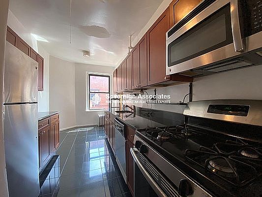 3rd image of 536 Fort Washington Ave APT 5E