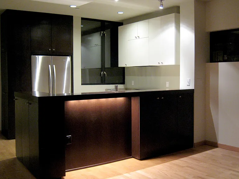 Kitchen and Breakfast Bar