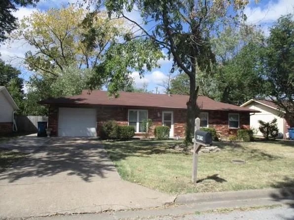 410 N Parkview Ave, Coffeyville, KS 67337