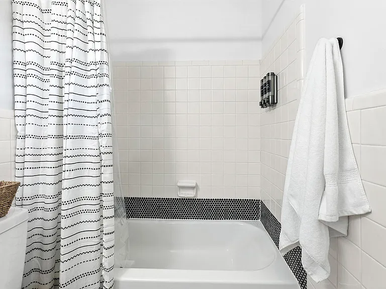 1726 Greenwood Cir — Photo 48